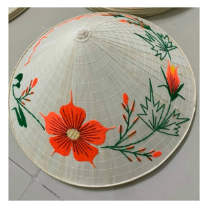 Viaje con estilo de sombrero cónico de hoja de palma de bambú: sombrero cónico de hoja de palma de bambú natural de Vietnam, fácil de usar, tendencia en la moda - Product Image 3