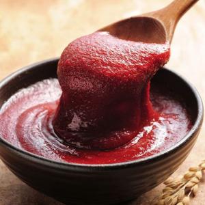 Ketchup de tomate 20% Brix du fabricant OEM Silk Chains, en bouteilles plastiques de 200 grammes, en fûts, en sacs, en sachets et en cartons, pour la vente en gros - Product Image 1