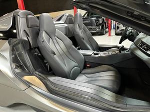 BMW i8 Roadster AWD 2019 d'occasion en excellent état, offre exceptionnelle, prêt à être expédié - Product Image 4