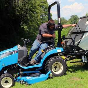 High Performance EPA LS <b>Ride</b>-<b>On</b> Diesel Lawn <b>Mower</b> 4-Stroke 3 Cylinders 450L Grass Box Hot Selling Factory Price <b>Used</b> Unit - Product Image 3
