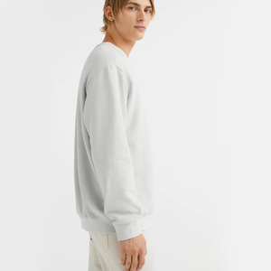 Sweat-shirt en molleton gris pour homme personnalisé 300 GSM, col rond chaud, arrivée hivernale, vente en gros, manches régulières, sweat-shirt surdimensionné - Product Image 3