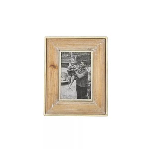 Cadre photo moderne en bois pour animaux de compagnie avec un design mignon d'empreinte de patte parfait pour les amoureux des chiens et des chats idéal pour le cadeau et la décoration commémoratifs pour animaux de compagnie - Product Image 6