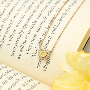 Collar de Compromiso con Halo de Corazón en Oro Rosa de 14k, Listo para Enviar, 0.71 CT, Corte Corazón, Amarillo, Ajustable, Joyería con Certificado IGI - Product Image 2