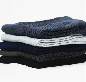 Chaussettes pour jeunes hommes OEM 2026 en gros, haute qualité, personnalisées, 100 % coton, écologiques, chaussettes mi-mollet douces, décontractées, respirantes, antibactériennes - Product Image 4