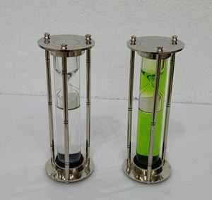 Horloge sablier ronde moderne en verre Base en acier à collectionner avec affichage des minutes pour la décoration de la gestion du temps - Product Image 1