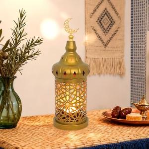 Farol Marroquí de Metal Dorado Premium con Trabajos Geométricos en Relieve, Puerta con Bisagras, Luz Cálida de Vela, Decoración Festiva y Elegante para el Hogar - Product Image 6