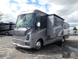 Autocaravana de Lujo Clase A 1F66F5DN7P0A11893 2025 con Motor a Gasolina, Interior Espacioso con Sistema Deslizante, Sistema de Infoentretenimiento Inteligente - Product Image 2