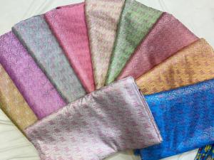 Tissu de broderie de luxe de qualité supérieure brocart tissé jacquard de soie pour le rembourrage de la mode intérieure et à des fins décoratives - Product Image 6