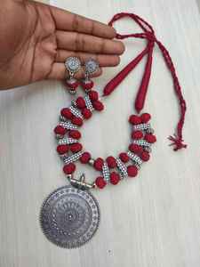 Cuentas de plata oxidadas alemanas hechas a mano con colgante redondo y Bola de hilo de algodón collar de hilo ajustable para mujer - Product Image 5