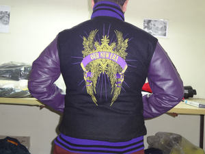 Veste universitaire unisexe en laine et cuir de haute qualité, personnalisable, pour l'hiver, avec manches en cuir, grandes tailles, vente en gros - Product Image 2