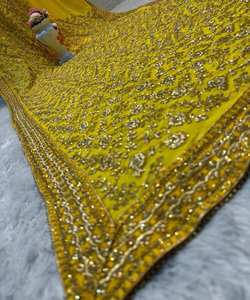 Saree de mariage en soie Banarasi opulent avec un travail Zari riche, parfait pour les vêtements de mariée et les célébrations traditionnelles - Product Image 3