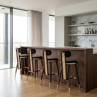 Chaise de bar en velours de luxe de style nordique, tabouret en rotin en bois massif, tabouret de bar moderne minimaliste pour comptoir de cuisine avec embouts en métal doré
