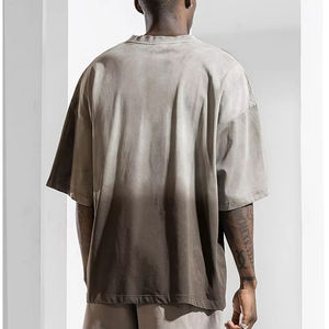 Camiseta Oversize OEM Personalizada con Efecto Desgastado por el Sol y Lavado Ácido, Estilo Urbano para Hombre, 100% Algodón, Tejido Peinado - Product Image 3