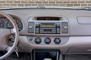 La Mejor Oferta: Camry LE 2003 - Sedán Mediano Automático con Tracción Delantera, Vehículo Diario Confiable en Buenas Condiciones, Listo para Exportar - Product Image 5