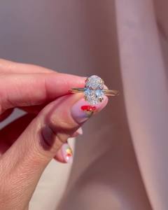 Bague solitaire Moissanite taille ovale 6x8mm | Bague de fiançailles en or rose | Bijoux fins personnalisé argent or OEM - Product Image 3