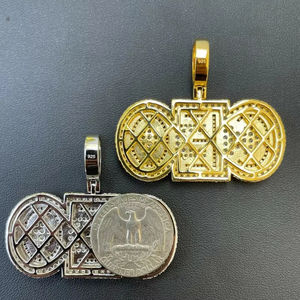 สร้อยคอแบบจี้ทรงบาแกตต์ขนาดใหญ่ ชุบทองแท้ เงินแท้ 925 ประดับเพชรโมอิสซาไนต์ ดีไซน์วินเทจ สำหรับทุกเพศ - Product Image 3