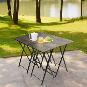 Plateau de service rectangulaire orange audacieux avec élégantes poignées dorées, parfait pour présenter élégamment les aliments et les boissons - Product Image 6