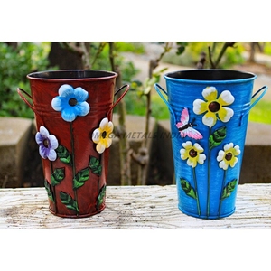 Ensemble de vases en métal de bonne qualité de couleur noire élégante avec une forme géométrique moderne et un design élégant pour une décoration intérieure élégante - Product Image 3