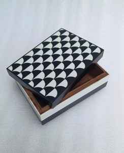 Boîtes sur mesure en incrustation de nacre et d'os exquises boîtes de rangement décoratives faites à la main avec des motifs floraux complexes pour les cadeaux - Product Image 4