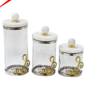 Boîte en verre pour articles d'hôtel de conception premium avec couvercle décoratif en marbre et en métal pour les décorations - Product Image 1