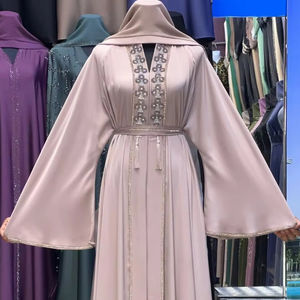 2025 nouveaux vêtements islamiques traditionnels pour femmes belle noir dubaï Abaya fait Polyester arabie saoudite golfe vêtements musulman - Product Image 1