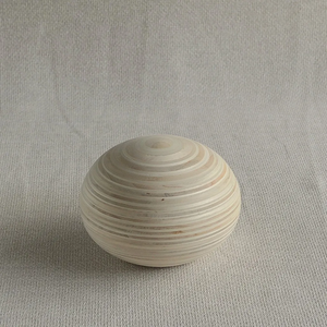 Urne funéraire en bambou tissé à la main, nouveau design original, pour cendres d'animaux de compagnie, urnes commémoratives décoratives pour humains en provenance du Vietnam - Product Image 1