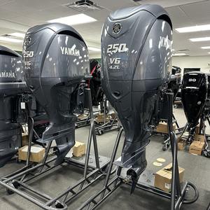 La plus récente paire d'origine Ya-ma-haz F250XCB & LF250XCB 25 moteurs hors-bord à arbre - Product Image 2