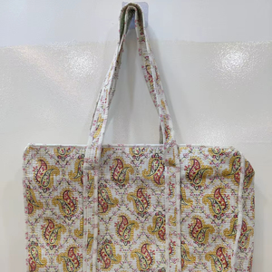 Sac à bandoulière matelassé en coton imprimé léger fait à la main en Inde, sac fourre-tout en coton imprimé à la main en Inde - Product Image 1