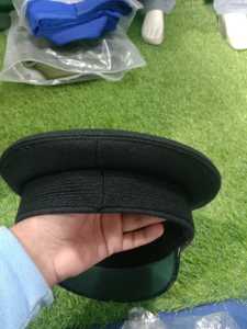 Gorra de visera Premium con emblema personalizado - Product Image 5