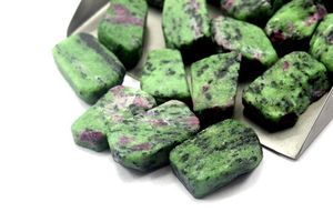 5 pièces de pierres précieuses en vrac Zoisite rubis naturel 28-30 MM cristal taille brute Anyolite unique rugueuse avec une qualité fantastique - Product Image 5