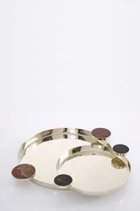 Plateau à chocolat en métal fabriqué à la main avec un design floral complexe, parfait pour offrir des chocolats et servir lors d'événements festifs - Product Image 3