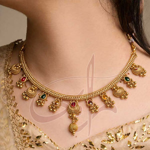 Juego de Joyería Clásica Chapada en Oro para Compromiso, Fiesta y Boda con Piedras con Patrones para Mujer - Product Image 2