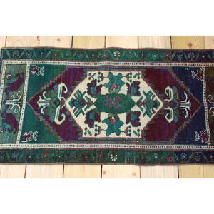 Alfombra Turca Vintage de 1.6x3.2 pies, Alfombra de Lana Azul con Estampado de Animales Pequeños - Product Image 2