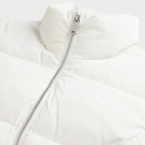 Vente en gros de doudoune d'hiver pour femmes Manteau mince à capuche en satin chaud en coton rembourré Cuir de mouton imprimé Respirant Imperméable - Product Image 4