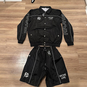 Conjunto Deportivo de Nylon con Logotipo Bordado Personalizado, Chaqueta con Capucha y Pantalones Cortos, Estilo Urbano, Unisex, Bloques de Color - Product Image 4