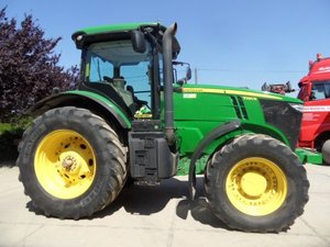 Tractor Agrícola John Deere 7230R Usado, 100HP, 4WD, Transmisión por Engranajes, con Bomba y Rodamientos, en Venta - Product Image 6