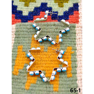 Boucles d'oreilles pendantes artisanales Southwest, étoile en turquoise Kingman bleue et argent sterling serti clos - Product Image 4