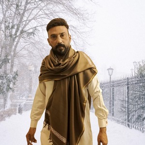 Chales simples lisos para hombre a precio barato, proveedor directo de fábrica, chal de invierno para hombre hecho de tela ligera y suave - Product Image 1