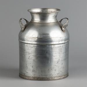 Boîte à lait galvanisée d'inspiration rustique avec forme classique parfaite pour les cuisines de jardin et les intérieurs de ferme traditionnels - Product Image 6