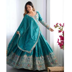 ชุดเลเฮนกาโชลีแบบดีไซเนอร์ พร้อมงานปัก ชุดเลเฮนกาโชลีสไตล์บอลลีวูด มีจำหน่ายในราคาประหยัดสำหรับการส่งออกจำนวนมาก - Product Image 1