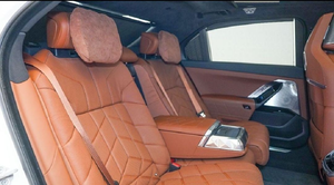 BMW 740i M-Sport USADO 2023 - Motor 3L - Híbrido 375hp Euro6 - TRANSMISIÓN AUTOMÁTICA - Volante a la Izquierda - Product Image 4