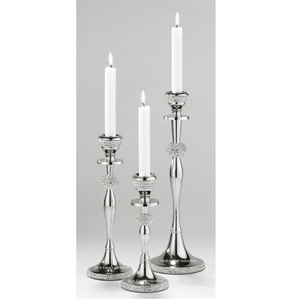 Bougeoir conique décoratif en métal pour la maison et le mariage Bougeoirs coniques de table plaqués argent perlés en cristal - Product Image 1