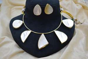 2024 nouveau collier femme conçu bijoux collier en pierre ensemble avec boucles d'oreilles à prix raisonnable en inde - Product Image 5