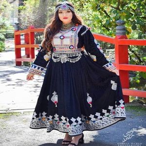 Robes afghanes de bonne qualité pour l'EID nouvelle broderie à col rond de couleur unie de haute qualité manches longues femmes afghanes Ttaditional - Product Image 1