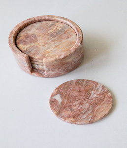 Dessous de verre ronds en marbre naturel rose et rouge avec motif tourbillon et support de pierre assorti, disponibles à prix de gros. - Product Image 1