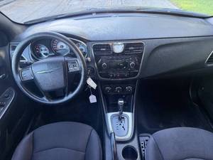 Voiture d'occasion Chrysler 200 LX 2014 à bas prix à vendre - Product Image 3
