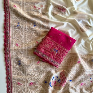 Sari VASTRA COTTAGE de Seda Dola Pura con Tejido Jacquard Zari, Borde Meenakari, Pallu Rico Teñido a Mano con Blusa en Contraste - Product Image 3