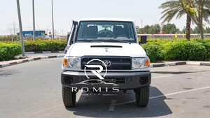 Toyota Land Cruiser LC79 Pickup 2022, 4.5L, 4x4, Diésel, Doble Cabina, 6 Asientos, Rines R18, Aire Acondicionado Manual, Volante a la Izquierda - Product Image 3