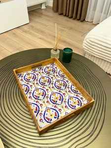 Plateau de service en bois au design moderne avec poignées comme pouf ou plateau à thé pour une utilisation décorative ou comme cadeau - Product Image 4