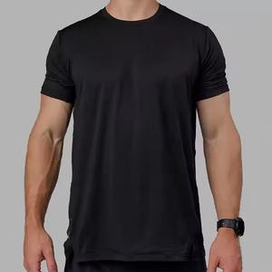 Camiseta de malla de rendimiento ligero para hombre, camiseta de entrenamiento para correr en el gimnasio con cuello redondo, Manga corta teñida lisa - Product Image 1